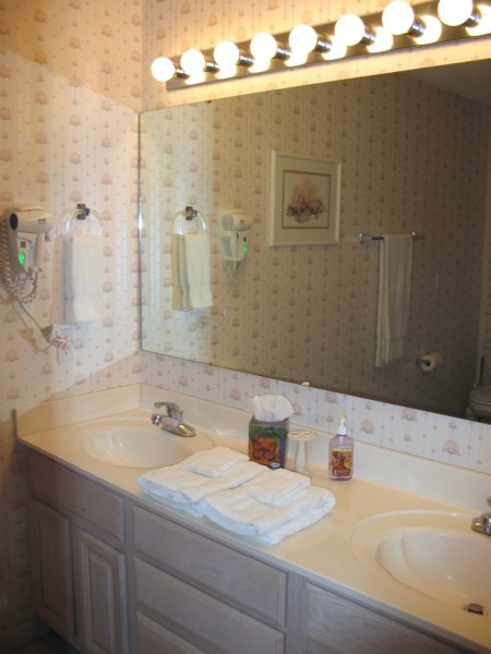 master1bath.jpg