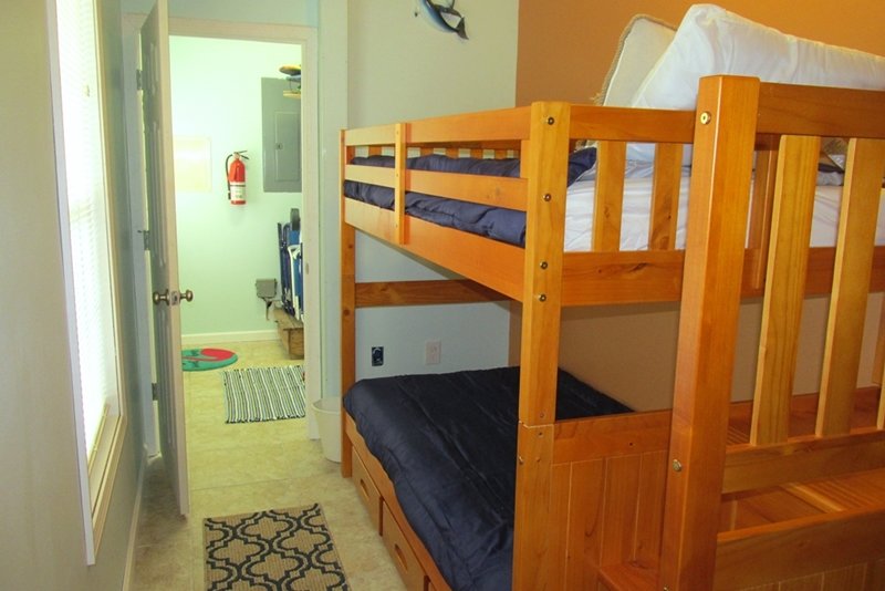 bunkroom1.jpg
